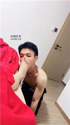 【南月女神】下跪裸足狂舔 JS250222-41