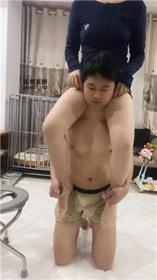 【纯情恶魔】滴蜡/骑狗背/肉丝脚踢踹 JS250301-17