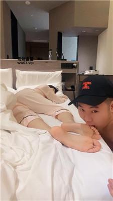 【小格】脚下伺候主人起床【双视角版】 JS250317-44