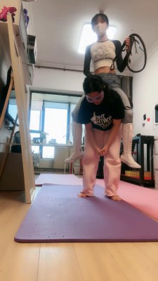 【暴主】胯下的屈辱游戏 bf51645