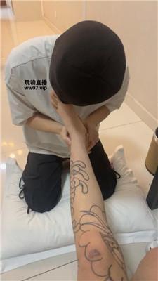 【小凤梨】纹身小妹的脚下奴 JS250329-15