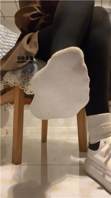 【萱萱子】瑜伽裤白棉袜    250407-25