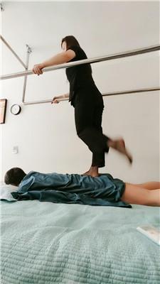 【泰丽】按摩技师的踩踏疗程【下】  JS250416-3