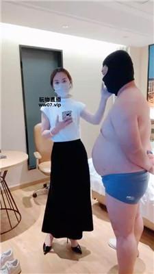 【奈奈】高跟踩踏-连环踢裆 bf53034