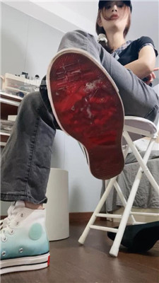 【香芋朱朱】每日一鹿之帆布鞋棉袜互动灯    250529-27