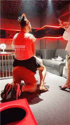 【黑兔】姐妹花刑房捆绑踩虐废物奴【双视角版】 bf55135