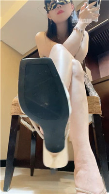 【红颜】裸足诅咒司马    250731-12