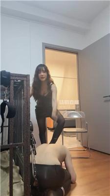 【凤主大人】铁链捆绑/高跟长靴喂酸奶 JS250823-3