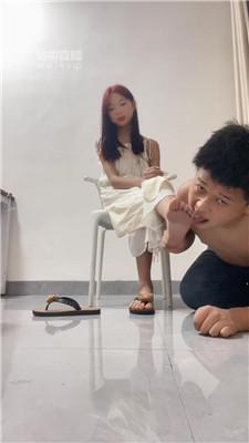 【小饭团】夹拖玉足碾压踩踏 bf57359