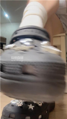 【咬猫】汗臭洞洞鞋羞辱    250921-30