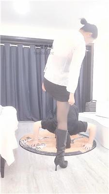 【普西】高跟黑丝全体重跳踩 JS250924-32