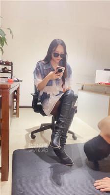 【涵曦】高跟长靴碾压踩虐  JS250928-41