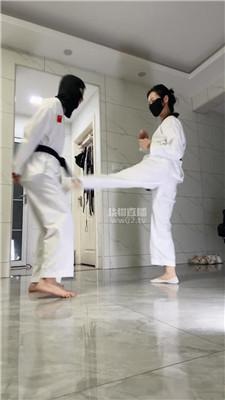 【绵绵】跆拳道女神暴力虐打 JS251018-28