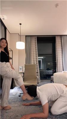 【帝都女神】胯下羞辱-玉足碾压踩 JS251020-10