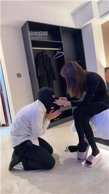 【水冰月】看女友怎么玩虐绿帽 JS251030-14