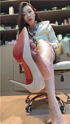 【咩祖】蜜桃臀挑逗    251103-11