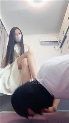 【丽娜】高跟玩虐脚下奴 JS251110-42