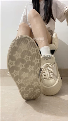 【敢敢】超脏棉袜炸J踩爆    251118-4