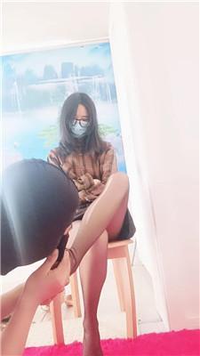 【夭夭】大学生铆钉高跟黑丝虐 JS251129-2