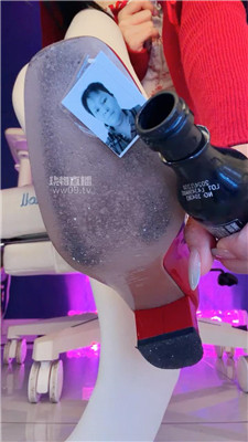 【维妮】洛丽塔辱学长全家    251204-24