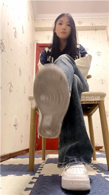 【海绵大大】运动鞋白棉袜美臀    251204-9