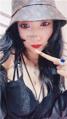 【兔粉粉】红唇诱惑    251214-19