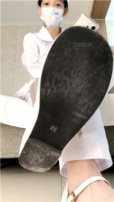 【子衿】护士治疗阳伟患者上    251214-34