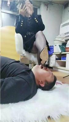 【乐爷】酸臭黑丝恋足狂舔  JS260105-15