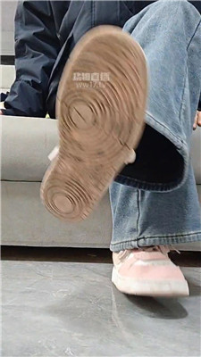 【佳怡】空军白袜早些训练    260104-11